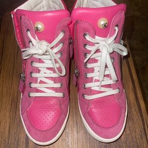 CHANEL SNEAKERS in Pink Fuchsia Velvet and Leather